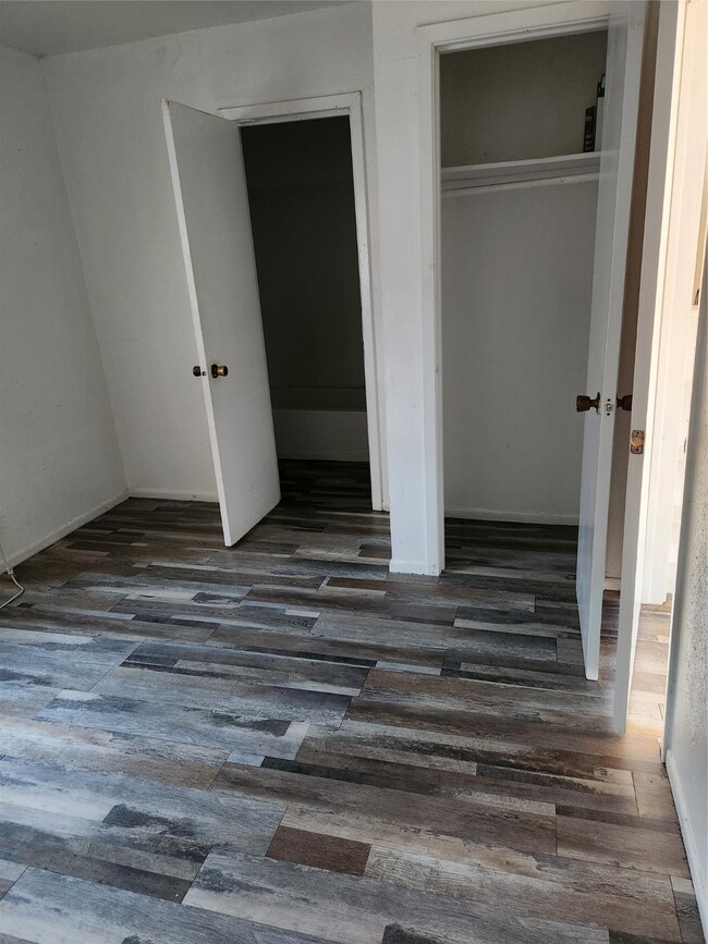 1026 Miles St unit 5, Rosenberg, TX 77471 - photo 6