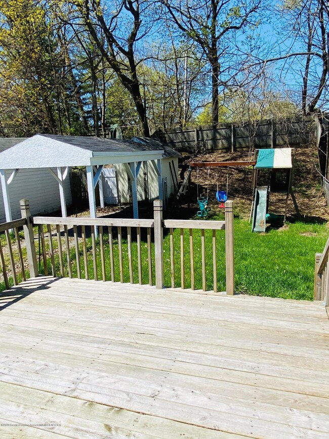 2226 Forest Ave, Lansing, MI 48910 - photo 2