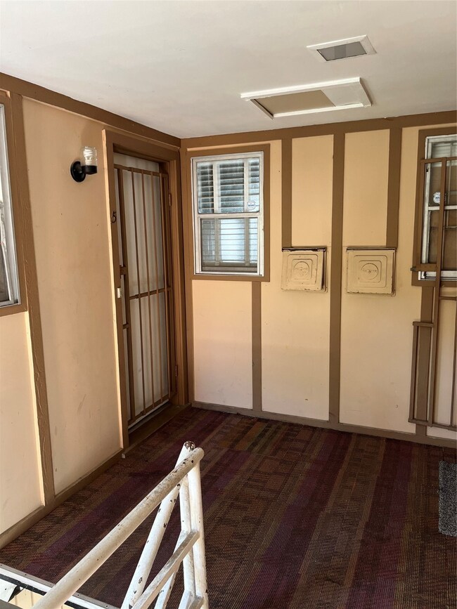 1910 Vermont St unit 5, Houston, TX 77019 - photo 3