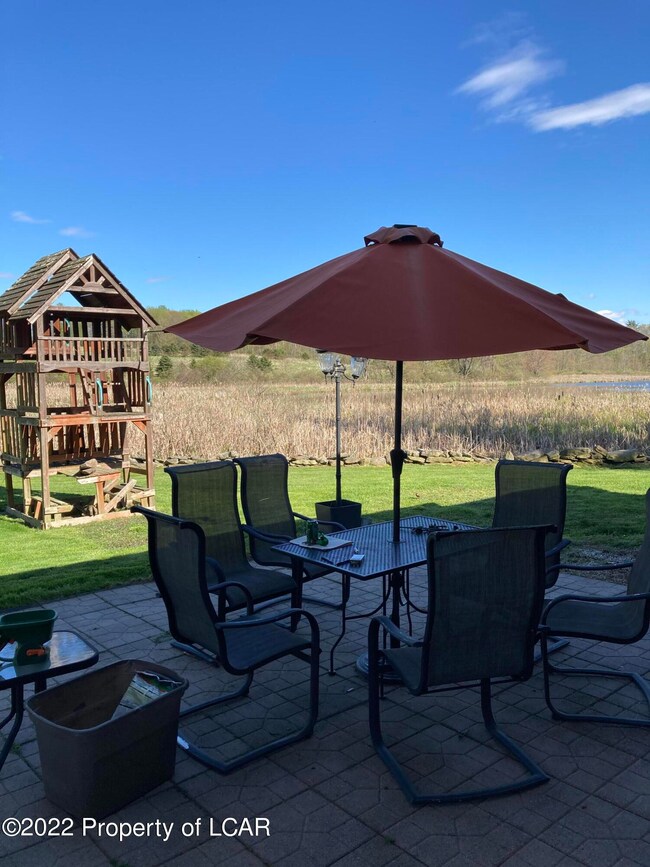 22 Smiths Pond Rd, Dallas, PA 18612 - photo 7