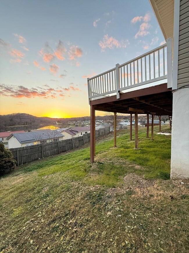 411 Lakeland Park, Bluefield, WV 24701 - photo 4