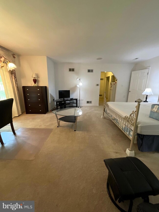 1406 Nicodemus Rd unit ROOM 3, Reisterstown, MD 21136 - photo 7