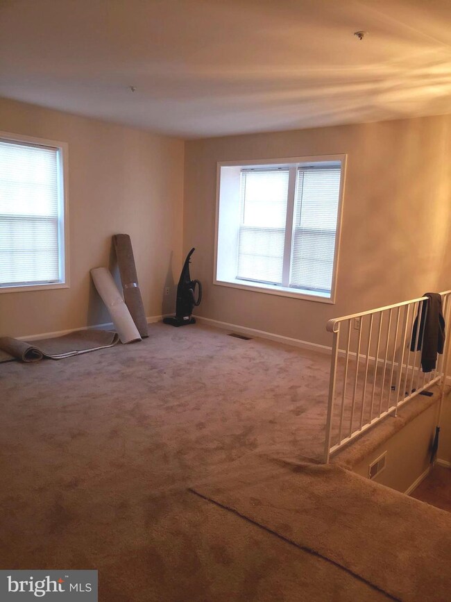 917 Newington Ct, Capitol Heights, MD 20743 - photo 2