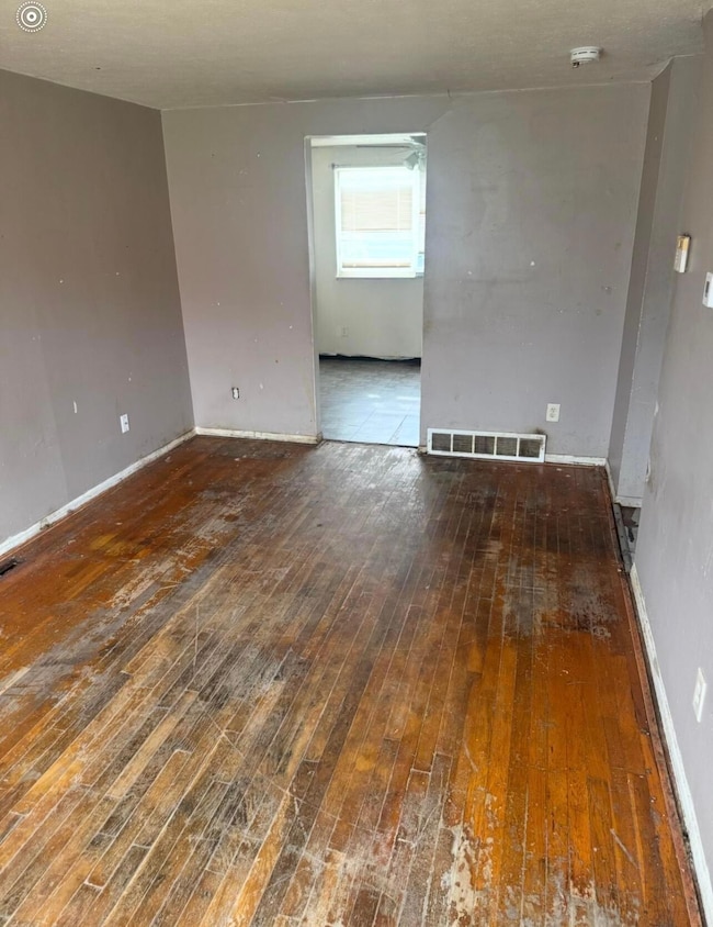 3727-3729 Briggs Rd, Columbus, OH 43228 - photo 2