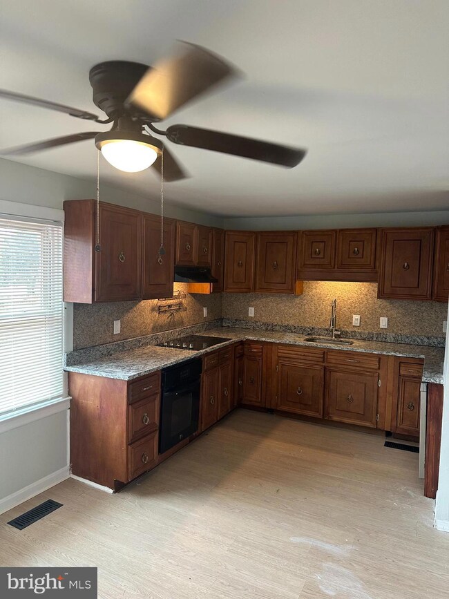 239 H St, Penns Grove, NJ 08069 - photo 7