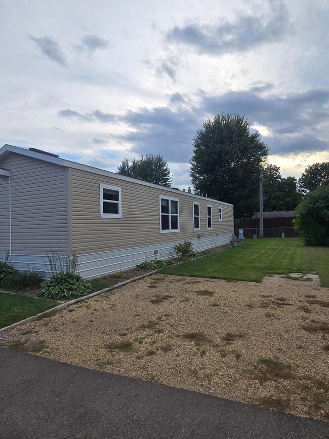 1025 Belle Ave unit D33, Mankato, MN 56001 - photo 2