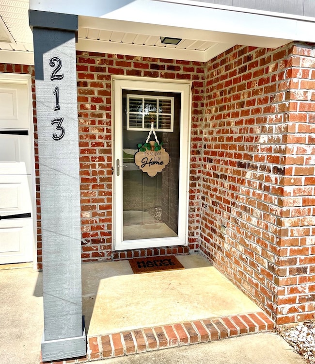 Welcome to 213 Londonberry Drive