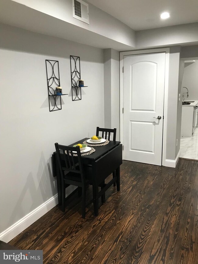 615 S Chapel St, Baltimore, MD 21231 - photo 7