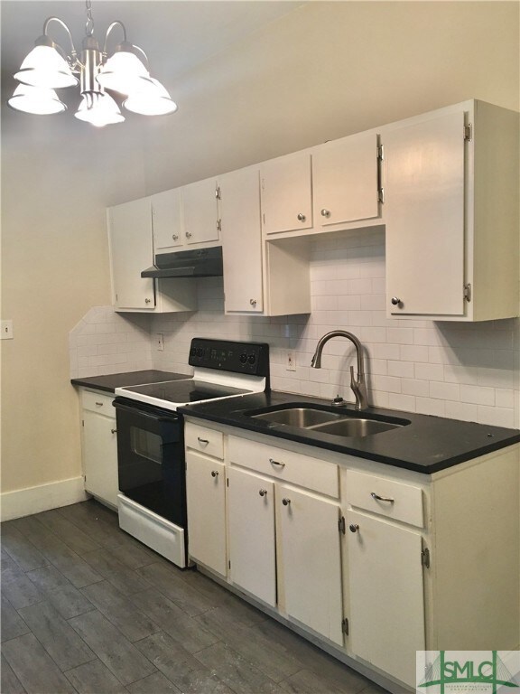 534 E Waldburg St unit Lower, Savannah, GA 31401 - photo 2