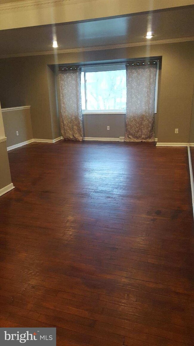 304 Elmleaf Ave, Capitol Heights, MD 20743 - photo 4