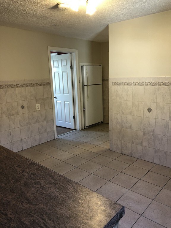 32 Wamesit St unit 1, Lowell, MA 01852 - photo 7