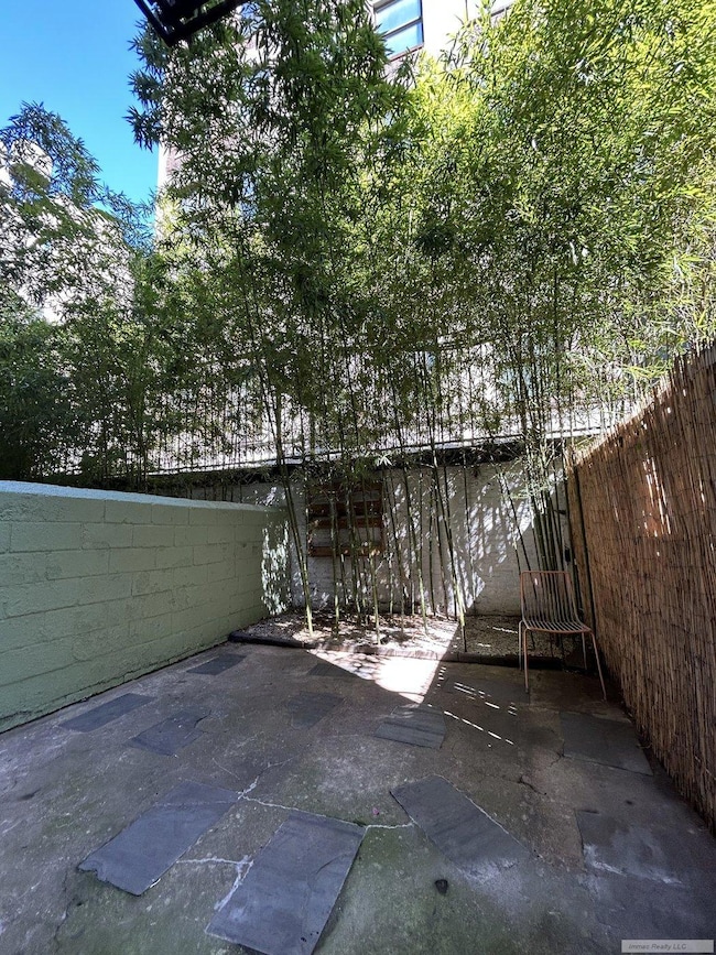 419 W 44th St unit 1W, New York, NY 10036 - photo 3