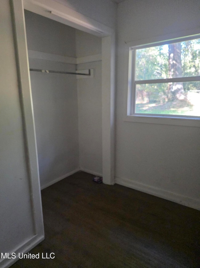 1080 Maria Dr, Jackson, MS 39204 - photo 2