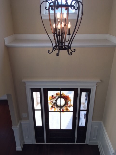 2 story entry w/hardwood floors