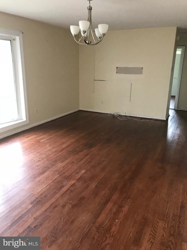 5814 89th Ave, New Carrollton, MD 20784 - photo 2