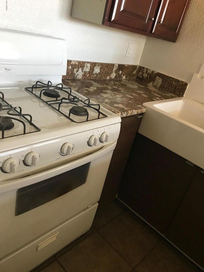 8812 N 12th St, Phoenix, AZ 85020 - photo 4