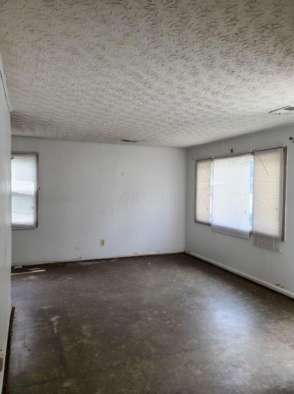 216 S Yearling Rd, Columbus, OH 43213 - photo 3