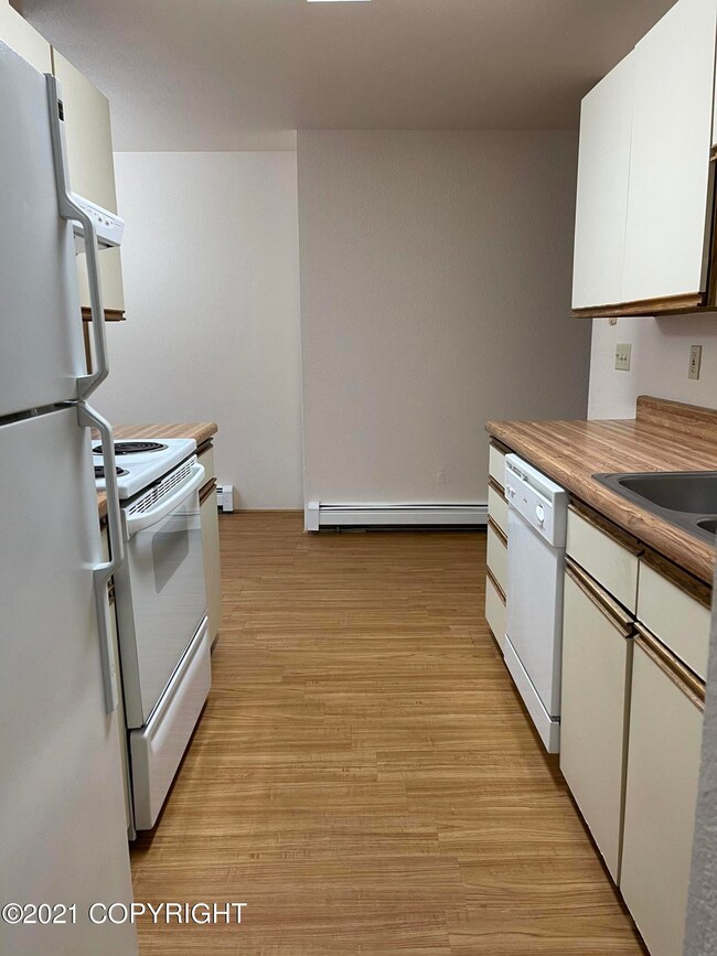 3570 W Dimond Blvd unit B10, Anchorage, AK 99502 - photo 5