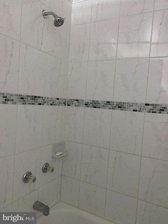 19609 Gunners Branch Rd unit A, Germantown, MD 20876 - photo 6