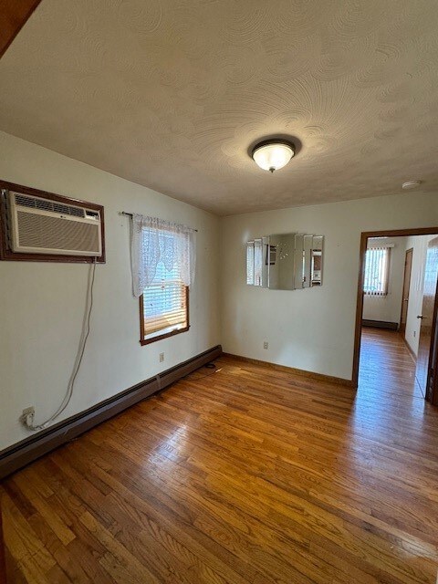 40 Bourne St unit 1, Bristol, RI 02809 - photo 3