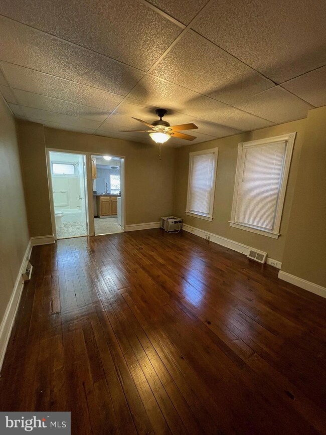 325 Erie Ave, Quakertown, PA 18951 - photo 3