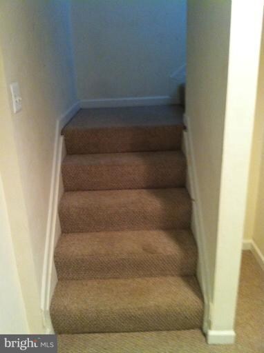 9248 Stream View Ln, Laurel, MD 20723 - photo 4