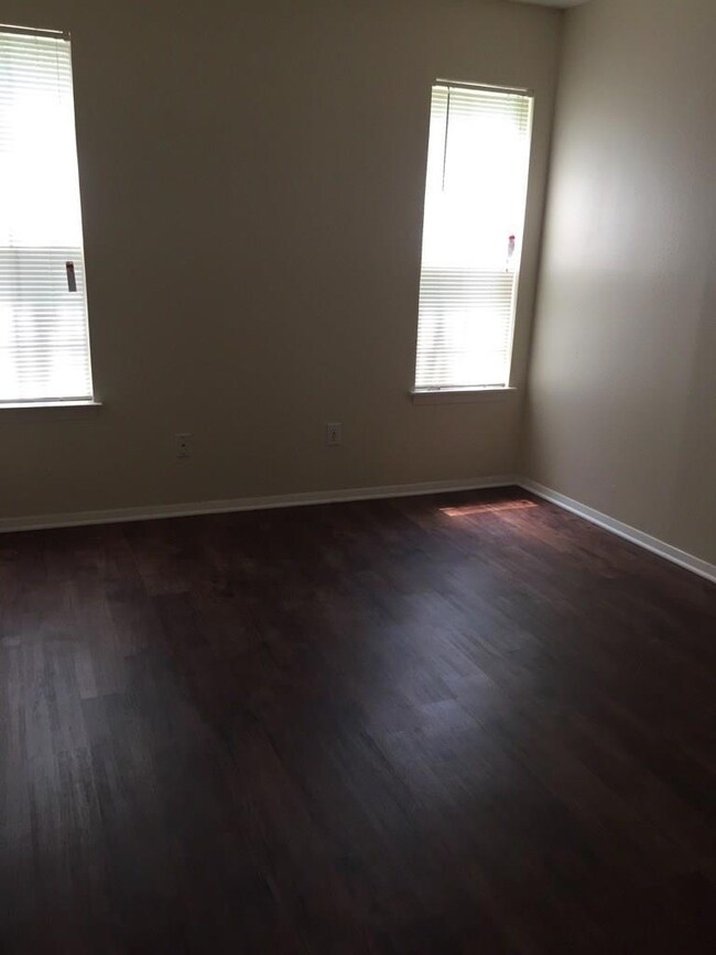 10003 E Rutland Village unit B-left, Austin, TX 78758 - photo 5