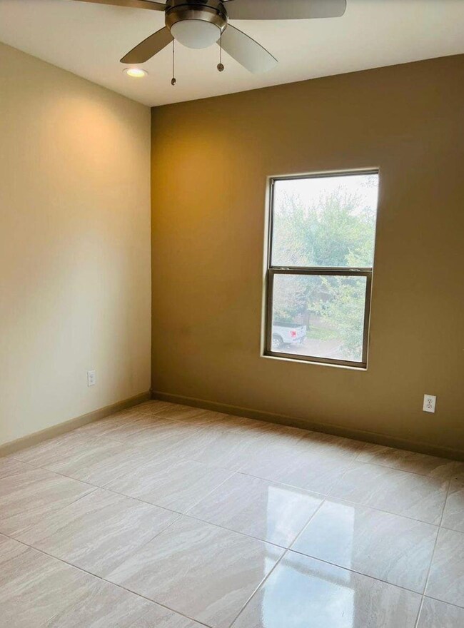 4101 Blue Quail Rd unit C7, Laredo, TX 78045 - photo 3