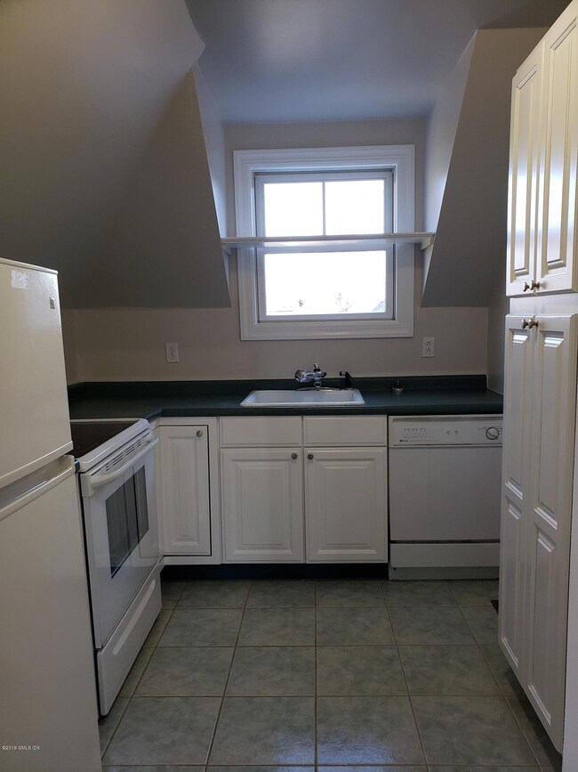 391 E Putnam Ave unit 3, Cos Cob, CT 06807 - photo 6