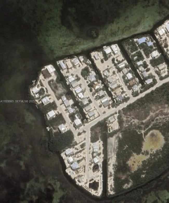 1145 Hakluyt Ln, Cudjoe Key, FL 33042 - photo 6