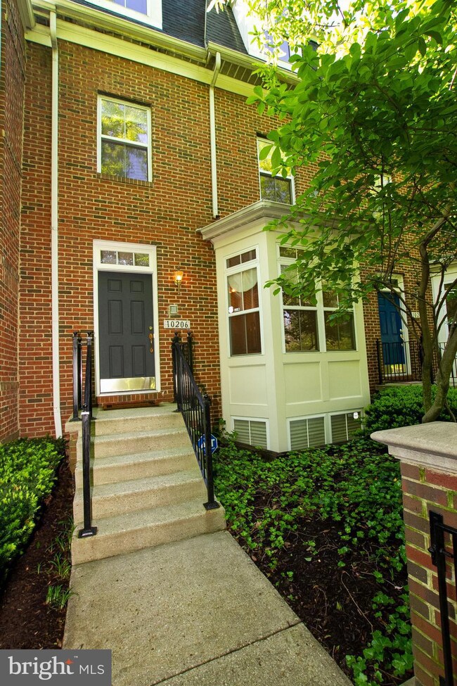 10206 Rutland Round Rd, Columbia, MD 21044 - photo 2