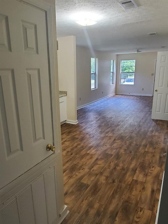 111 John St, Hazlehurst, MS 39083 - photo 7