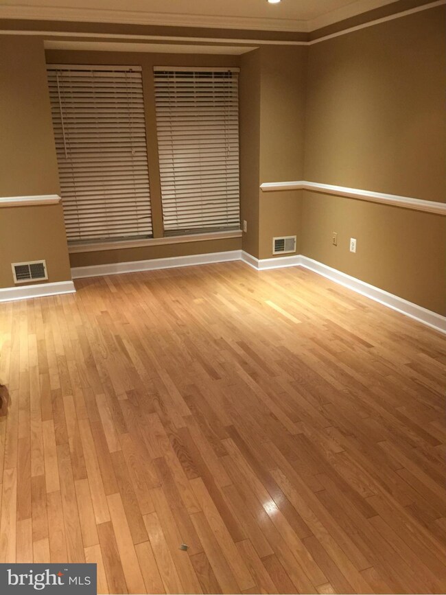 9201 Deer Crossing unit 41, Lorton, VA 22079 - photo 3