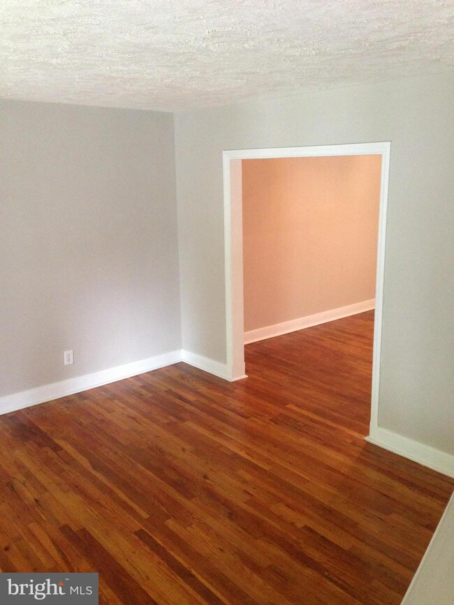 8540 Willow Oak Rd, Parkville, MD 21234 - photo 5