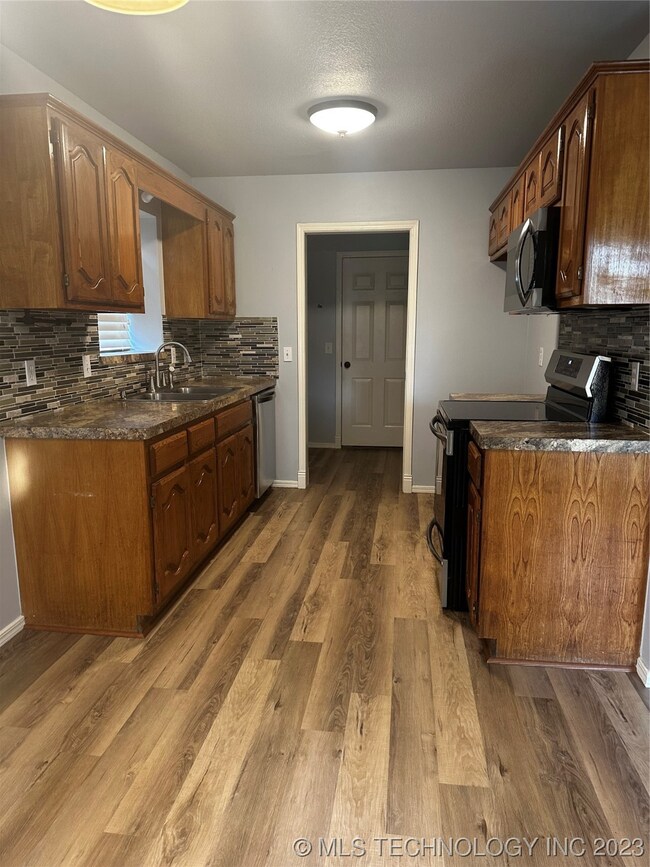 2229 W Mobile Place, Broken Arrow, OK 74011 - photo 3