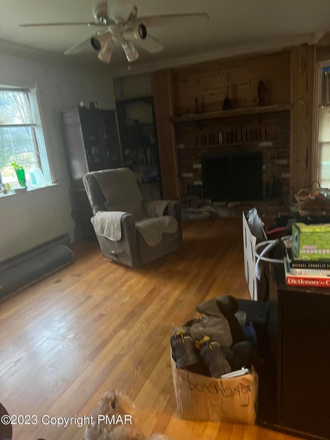 140 Russell Dr, Saylorsburg, PA 18353 - photo 5