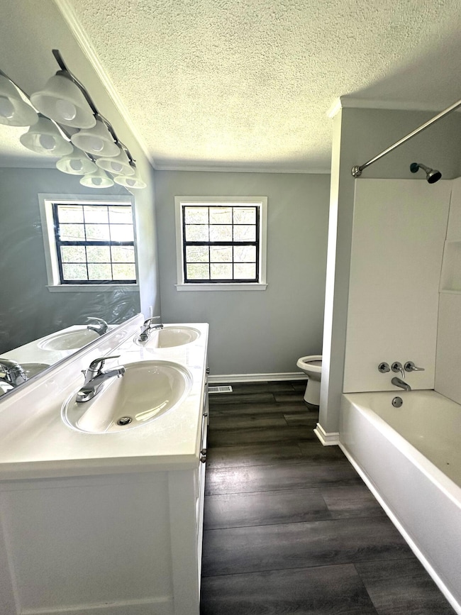 3186VanBurenBath