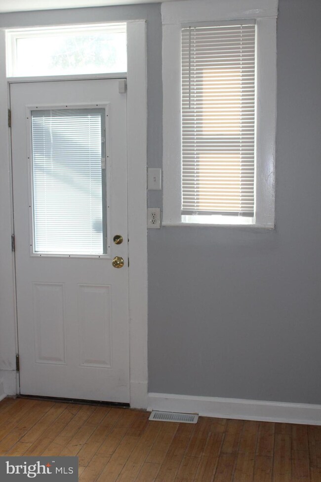 3607 Edmondson Ave, Baltimore, MD 21229 - photo 7