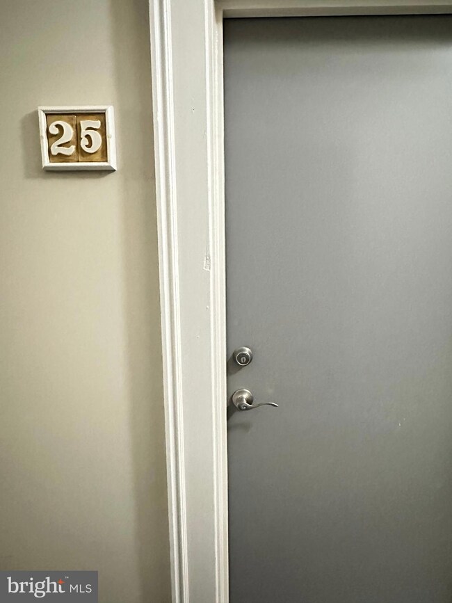 4629 E Thompson St unit 25, Philadelphia, PA 19137 - photo 2