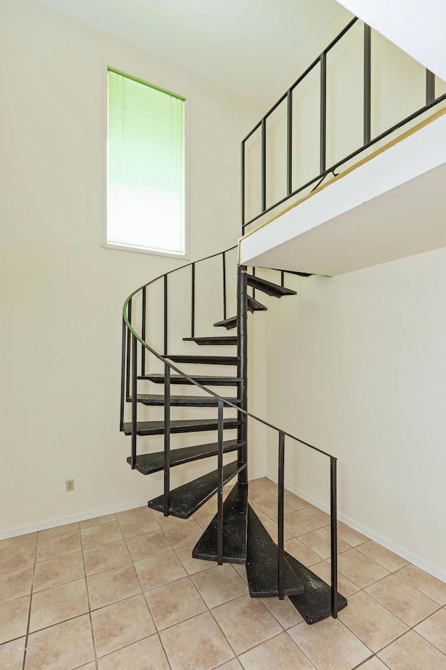Unit 362 has Spiral Staircase