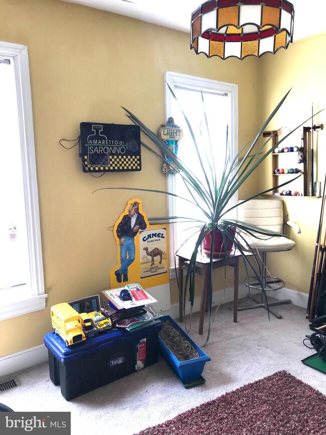 710 Moss St, Reading, PA 19604 - photo 5