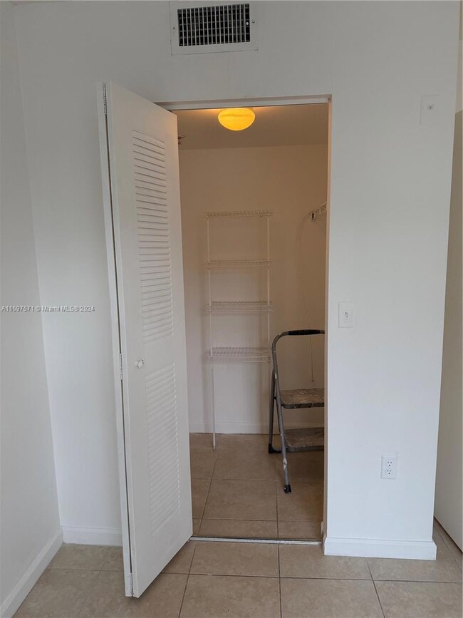 2011 Renaissance Blvd unit 103, Miramar, FL 33025 - photo 7