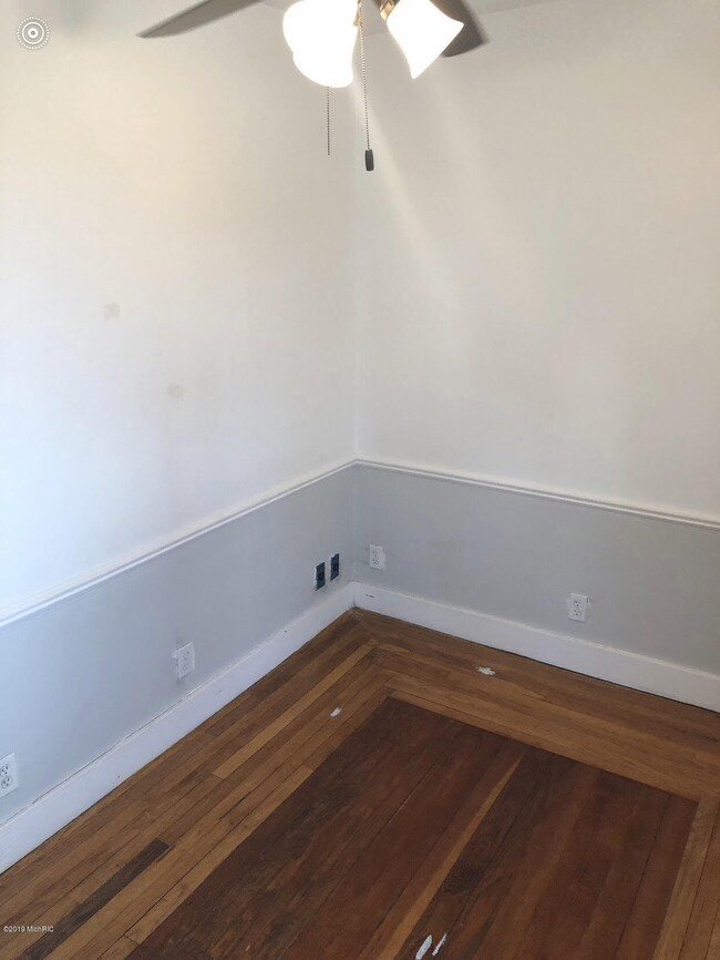930 N Capitol Ave, Lansing, MI 48906 - photo 5