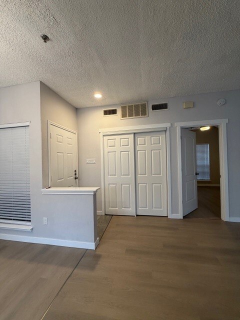 9747 Whitehurst Dr unit 168, Dallas, TX 75243 - photo 5