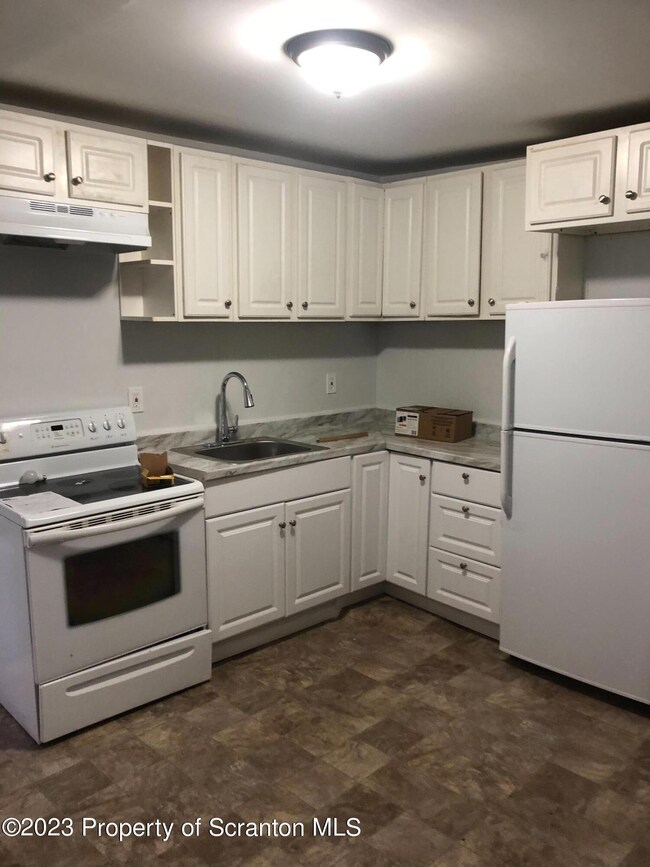 907 Eynon St, Scranton, PA 18504 - photo 5