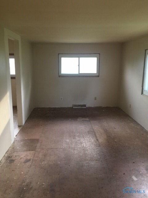 23092 Edgefield Dr, Genoa, OH 43430 - photo 5