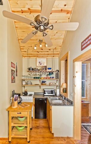 Unique kitchen!