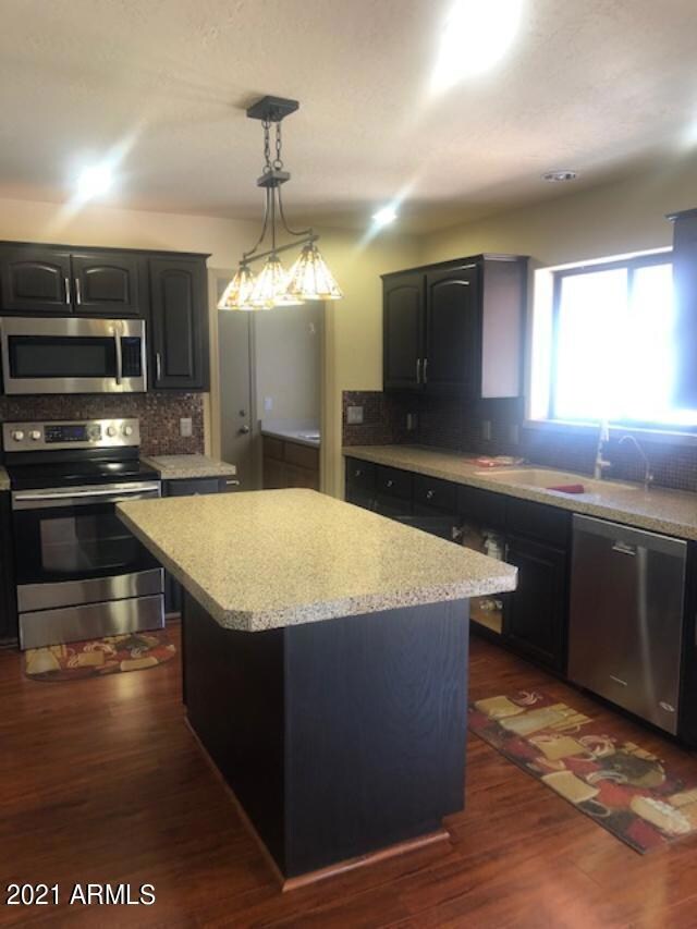 5077 HIDALGO KITCHEN 2