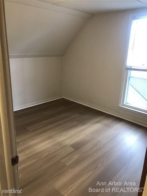 821 W Liberty St unit 2, Ann Arbor, MI 48103 - photo 5