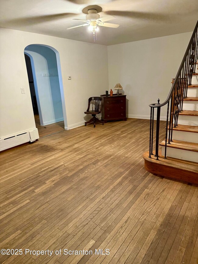 288 Main St, Dupont, PA 18641 - photo 4